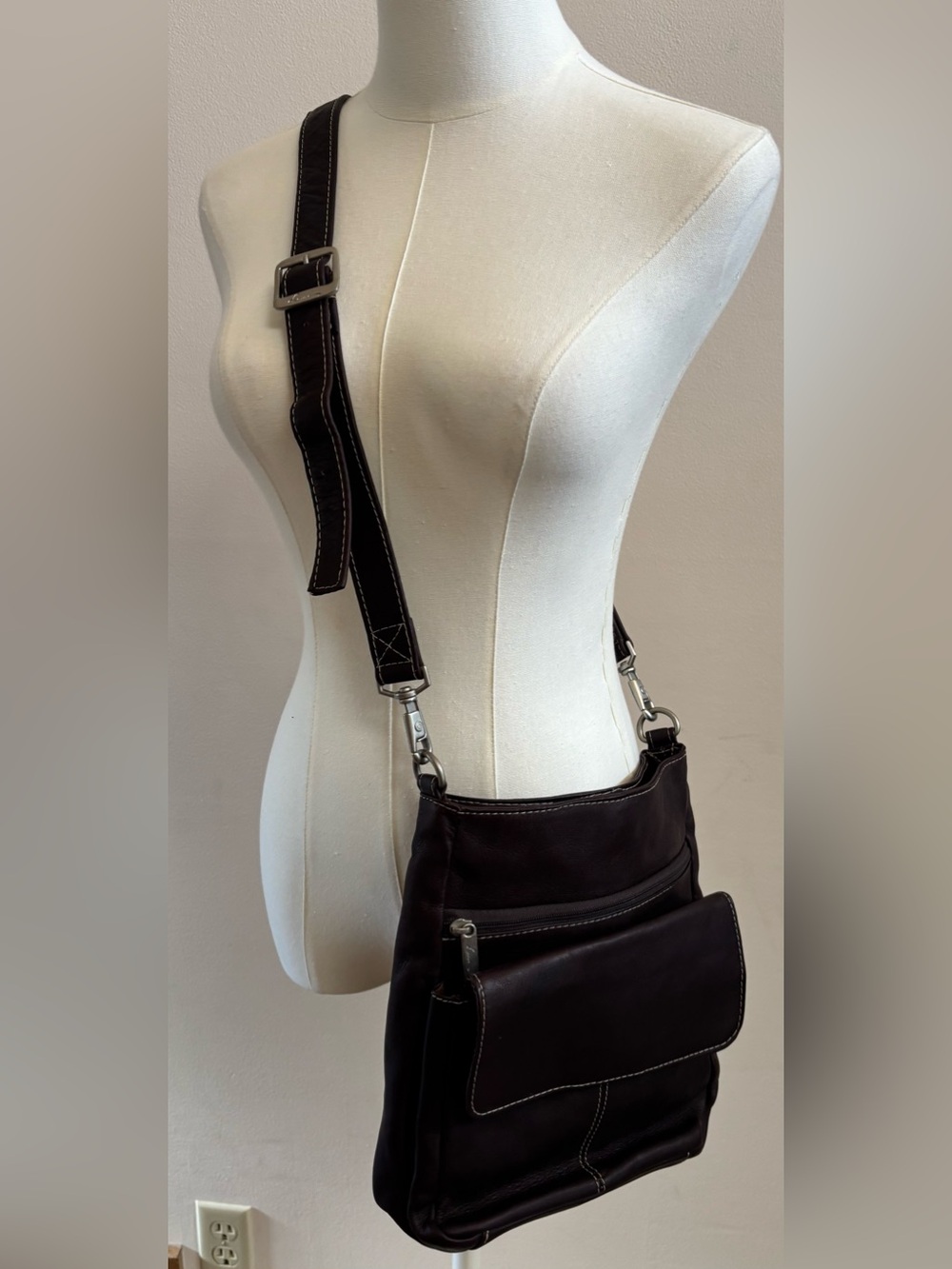 LAVIVE Brown Genuine Leather Crossbody Bag Minimalist Small Shoulder Purse